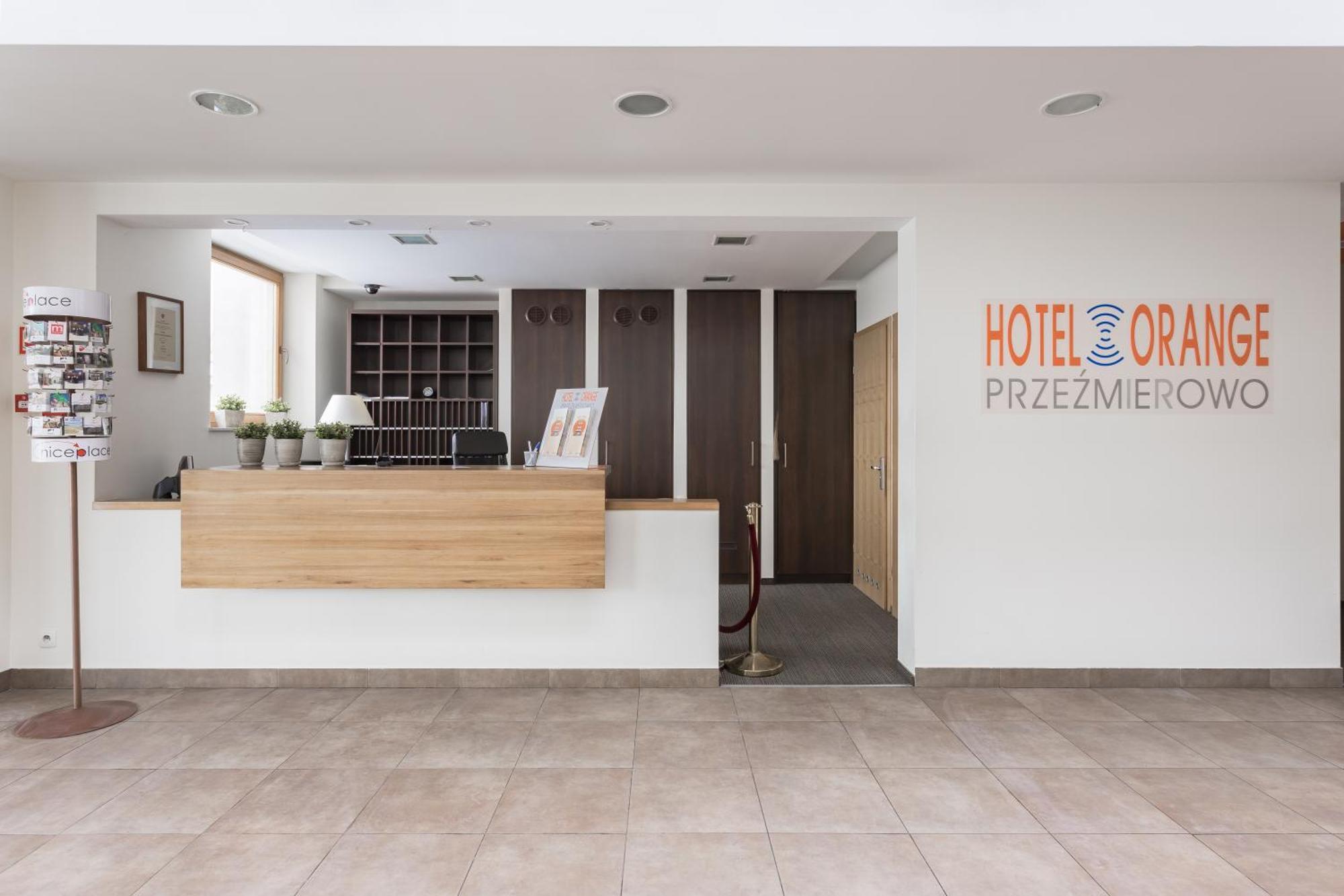 Hotel Orange Przeźmierowo Buitenkant foto