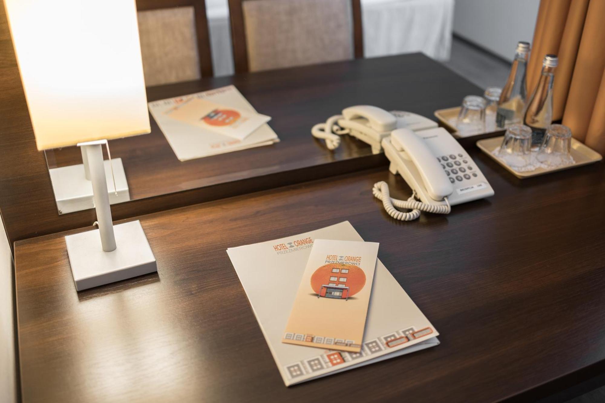 Hotel Orange Przeźmierowo Buitenkant foto