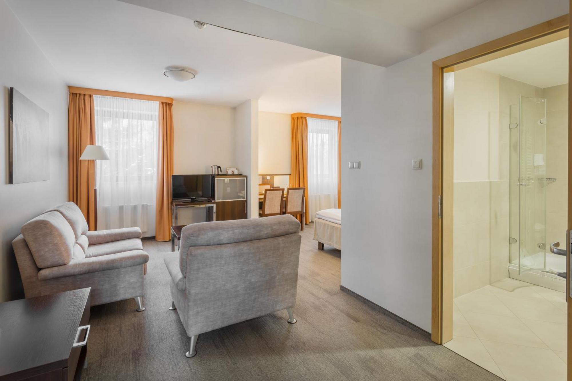 Hotel Orange Przeźmierowo Buitenkant foto