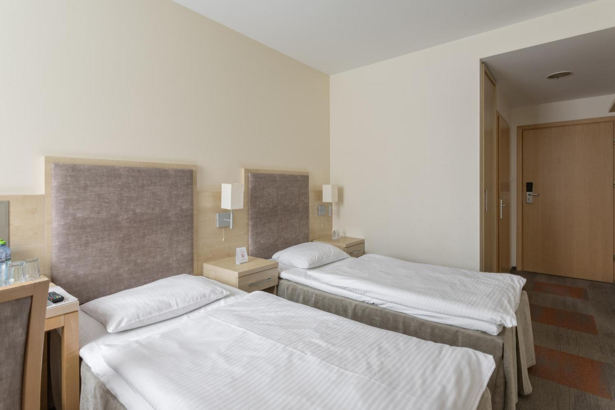 Hotel Orange Przeźmierowo Buitenkant foto